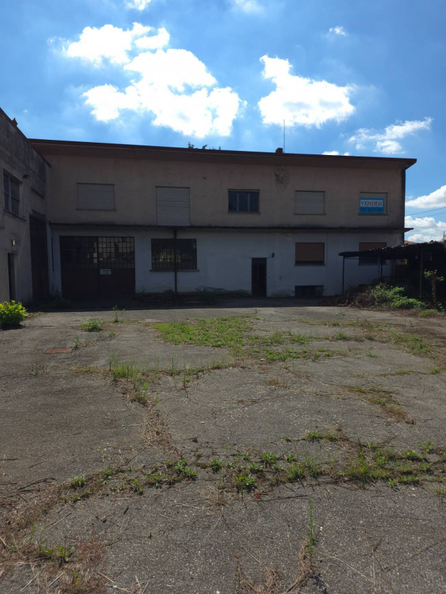 IMMOBILE INDUSTRIALE in vendita a Solbiate Arno