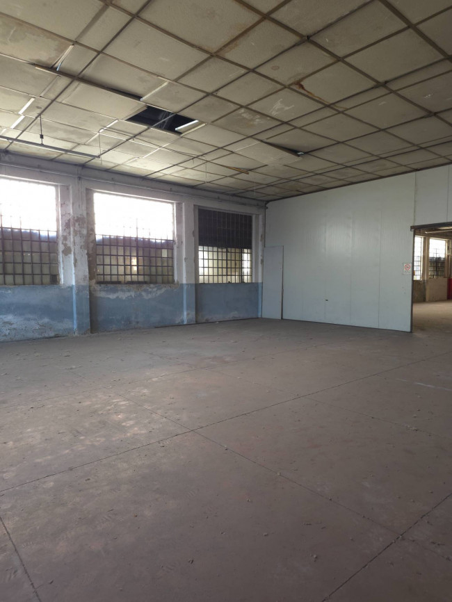 IMMOBILE INDUSTRIALE in vendita a Solbiate Arno