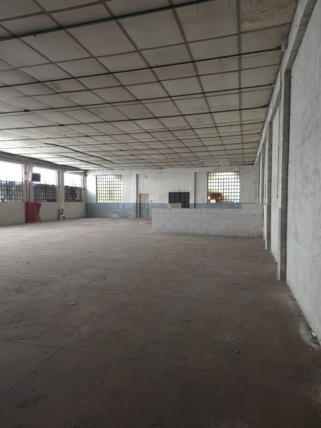 IMMOBILE INDUSTRIALE in vendita a Solbiate Arno