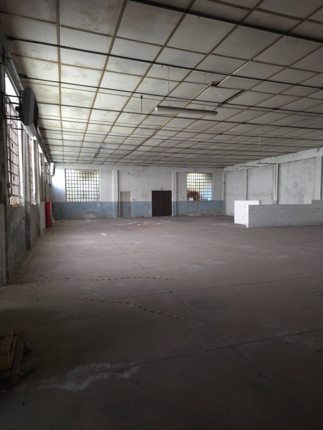 IMMOBILE INDUSTRIALE in vendita a Solbiate Arno