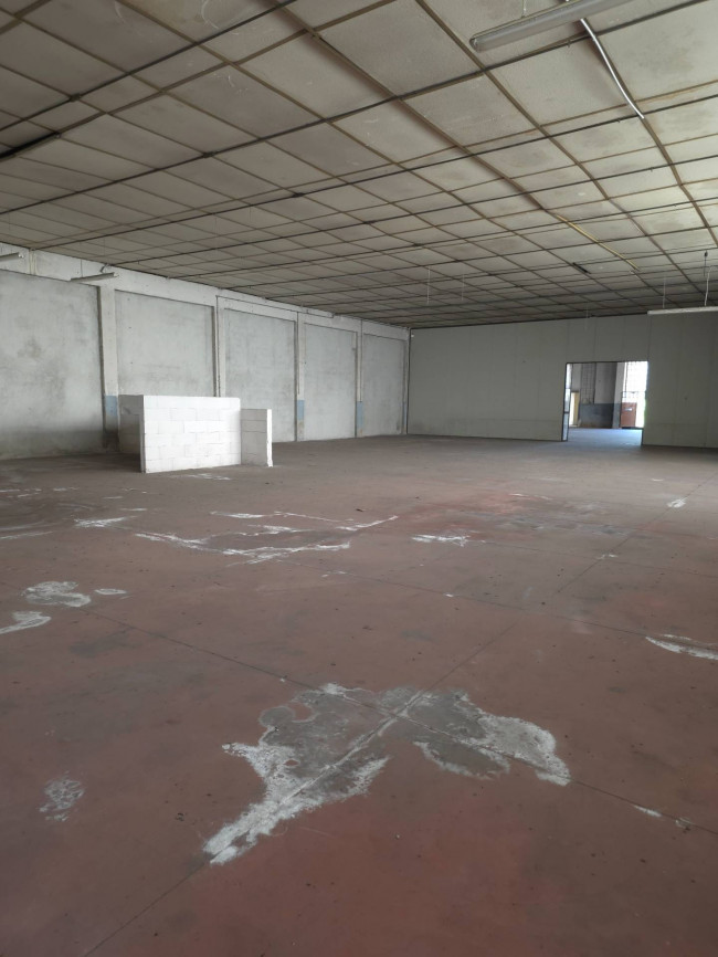 IMMOBILE INDUSTRIALE in vendita a Solbiate Arno