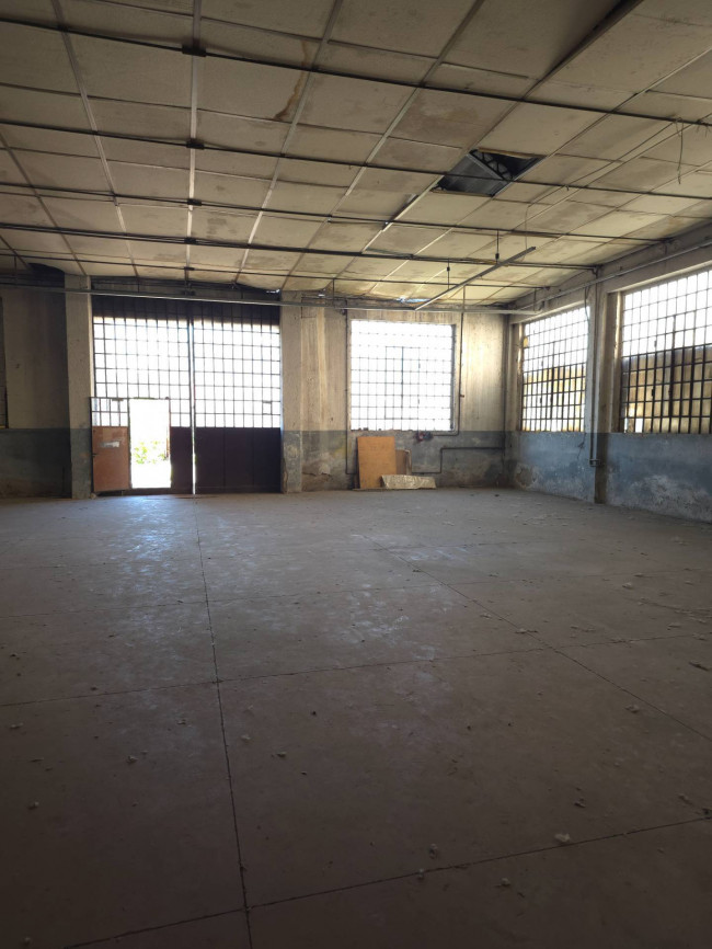 IMMOBILE INDUSTRIALE in vendita a Solbiate Arno