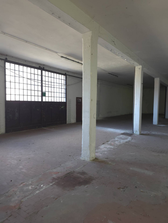 IMMOBILE INDUSTRIALE in vendita a Solbiate Arno