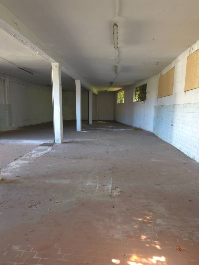 IMMOBILE INDUSTRIALE in vendita a Solbiate Arno