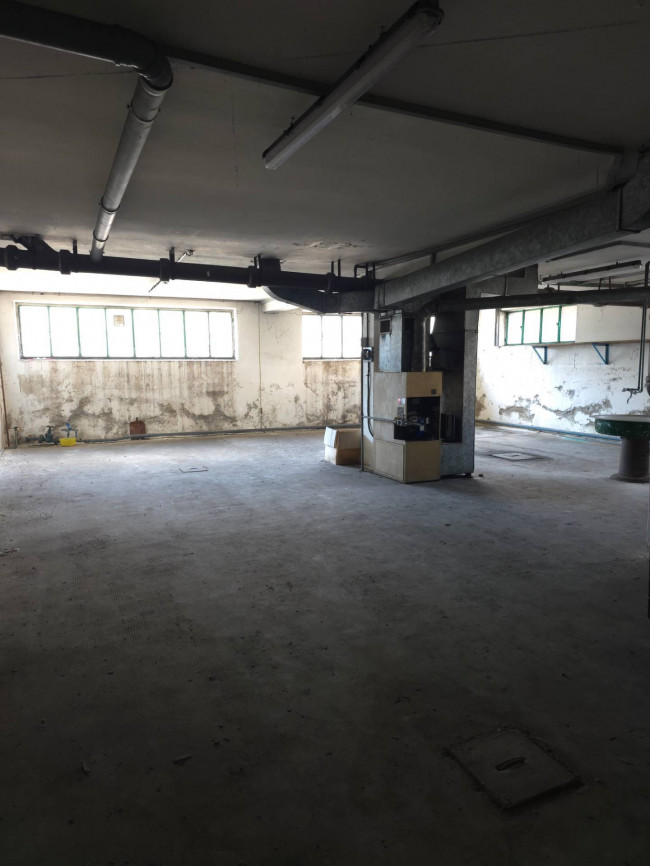 IMMOBILE INDUSTRIALE in vendita a Solbiate Arno