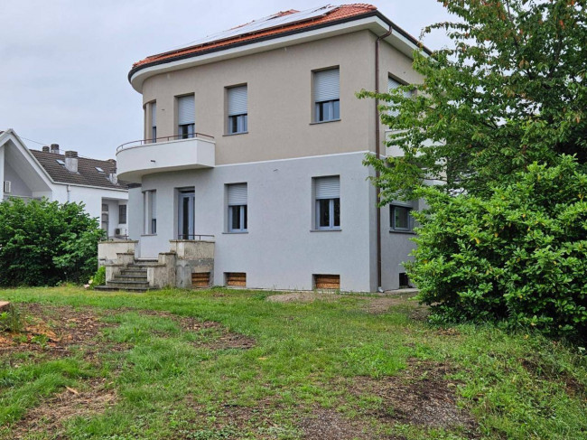 Villa in vendita a Cassano Magnago