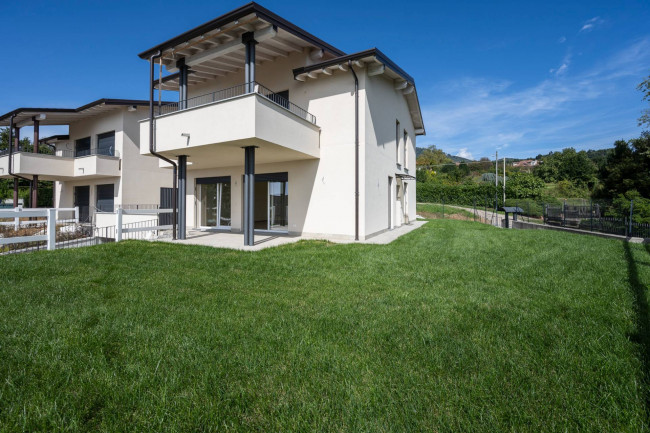 Villa in vendita a Barasso