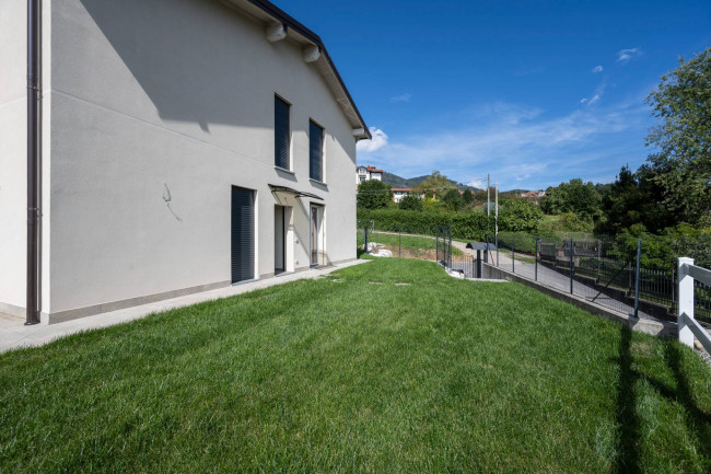 Villa in vendita a Barasso