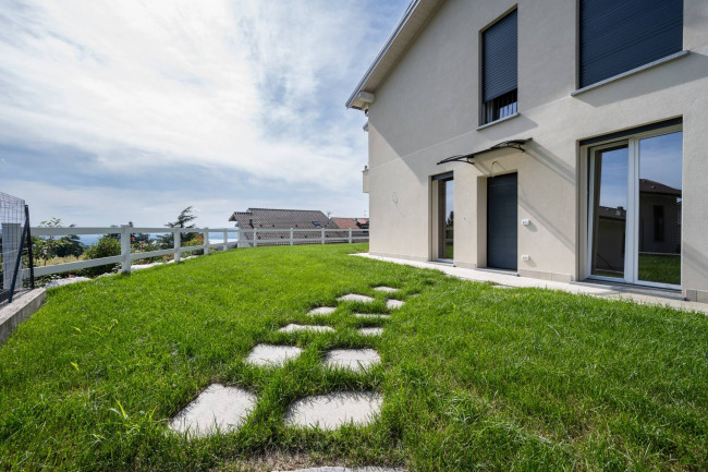 Villa in vendita a Barasso