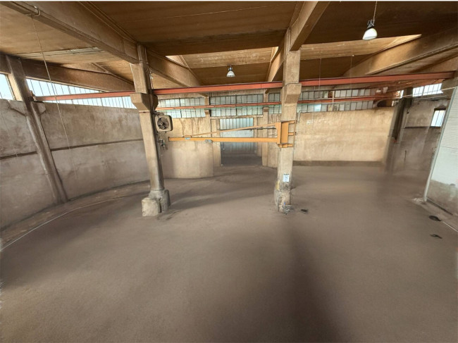 Capannone in vendita a Varese