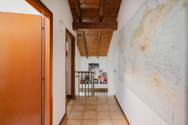 Appartamento in vendita a Luvinate