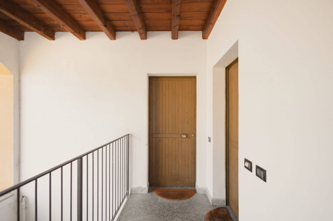 Appartamento in vendita a Luvinate