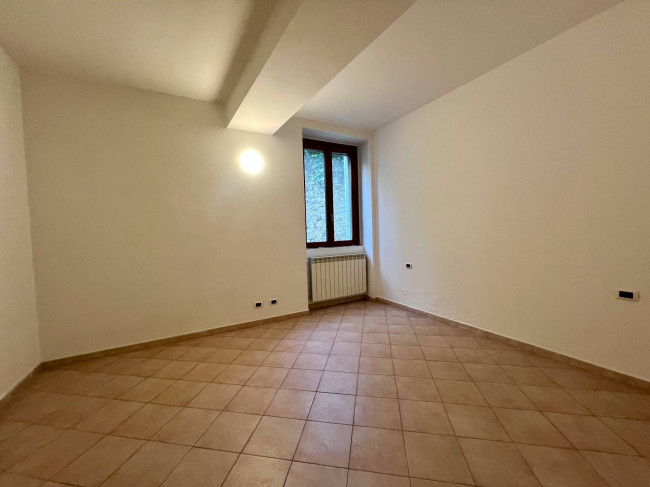 Appartamento in vendita a Cocquio-Trevisago