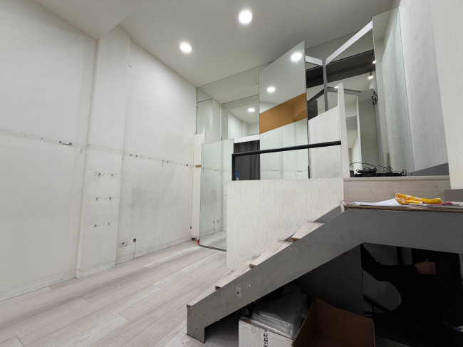 Locale commerciale in vendita a Varese