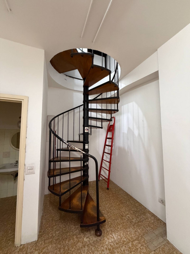 Locale commerciale in vendita a Varese