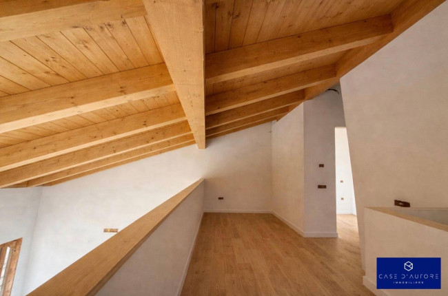 Porzione di Casa Singola in vendita a Barasso