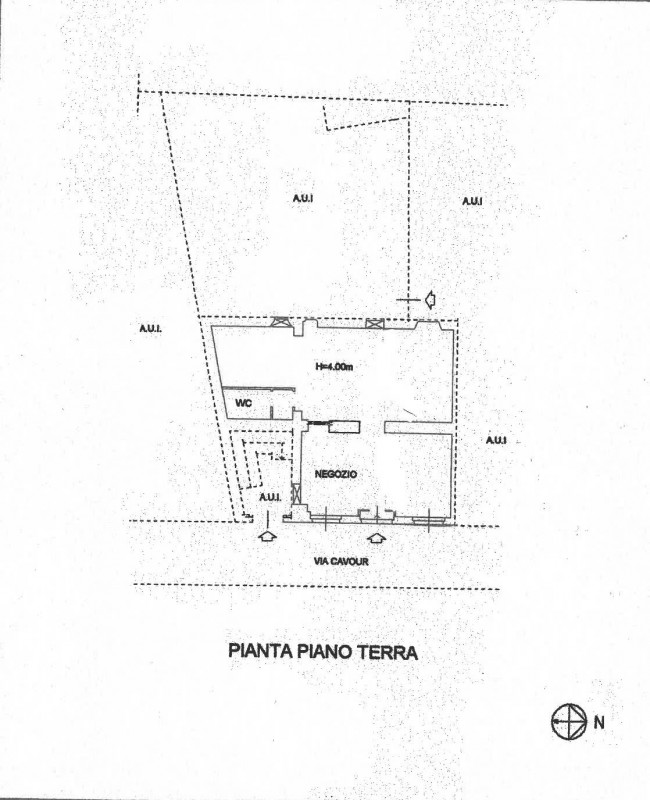 Locale commerciale in affitto a Varese