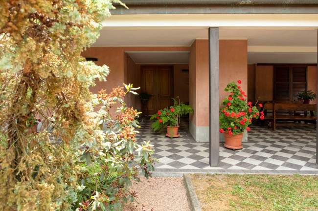 Villa in vendita a Casorate Sempione