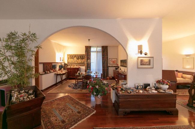 Villa in vendita a Casorate Sempione