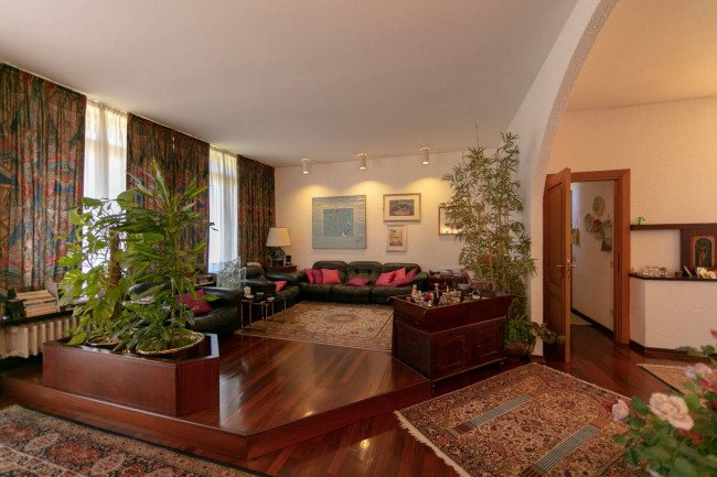 Villa in vendita a Casorate Sempione