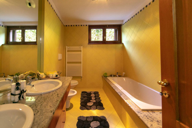 Villa in vendita a Casorate Sempione