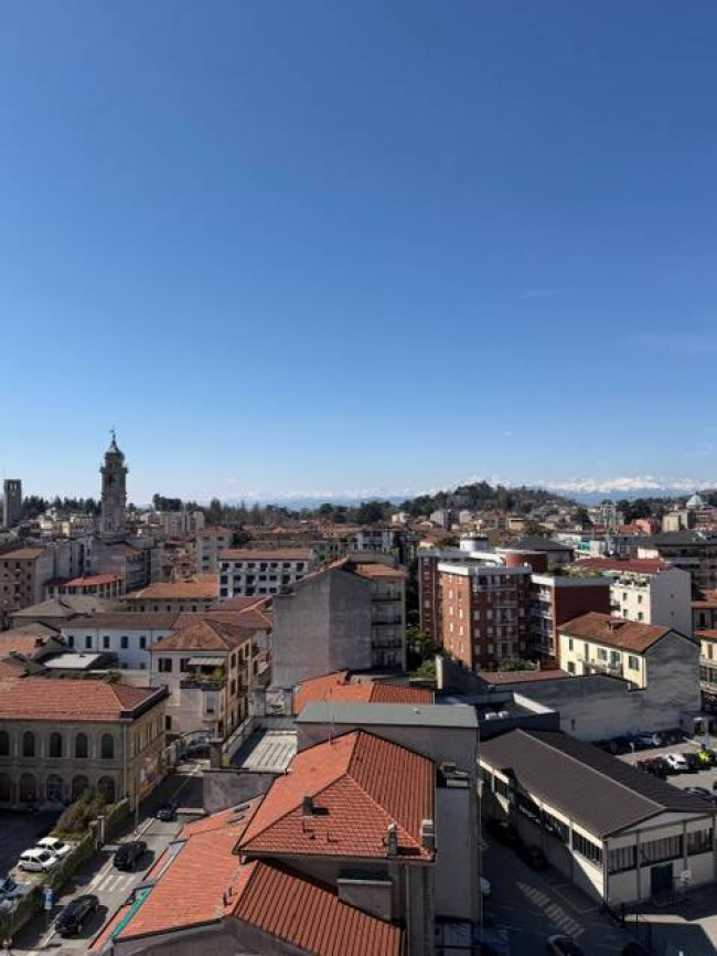 Appartamento in vendita a Varese