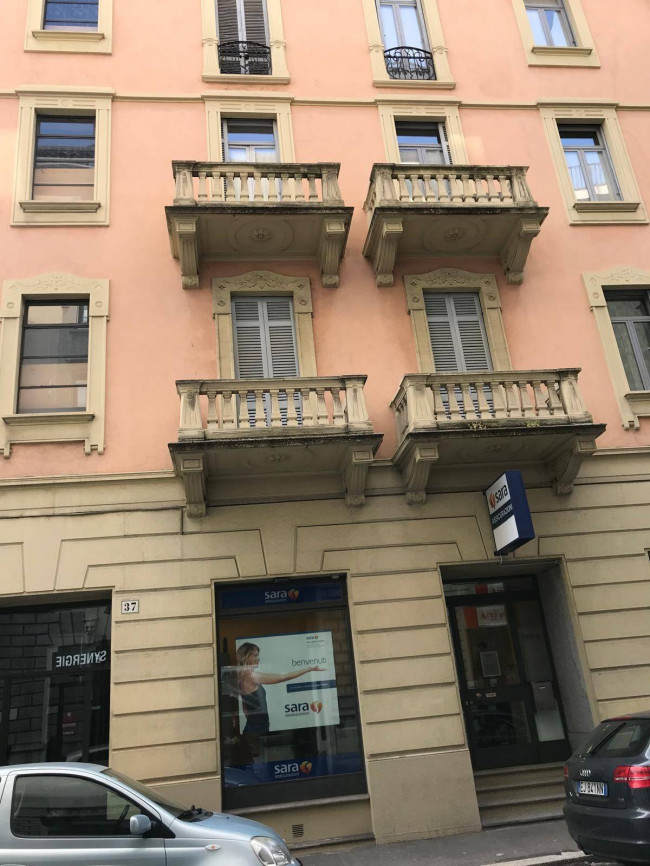 Locale commerciale in affitto a Varese