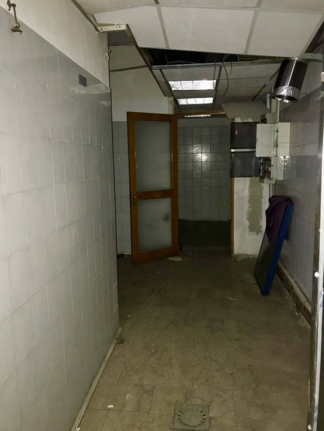 Locale commerciale in affitto a Varese