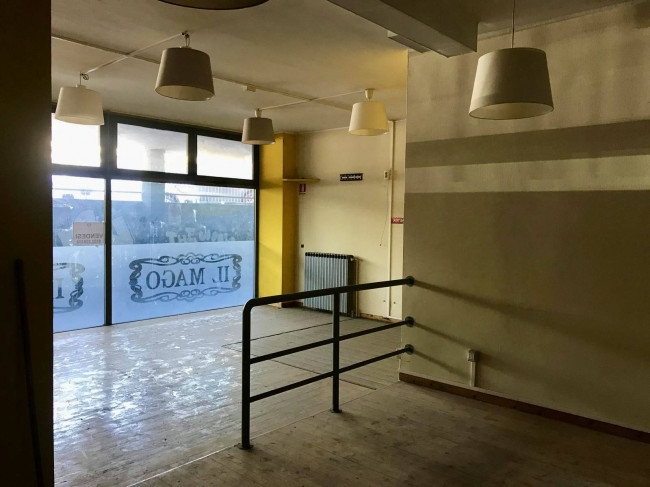 Locale commerciale in affitto a Varese