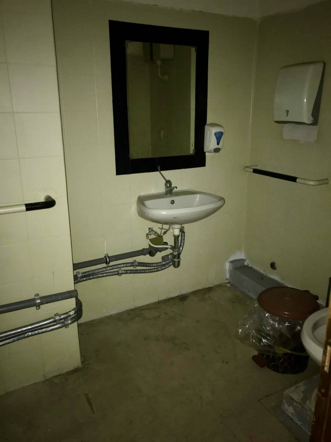 Locale commerciale in affitto a Varese