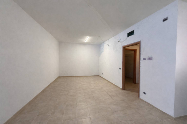 Locale commerciale in affitto a Varese