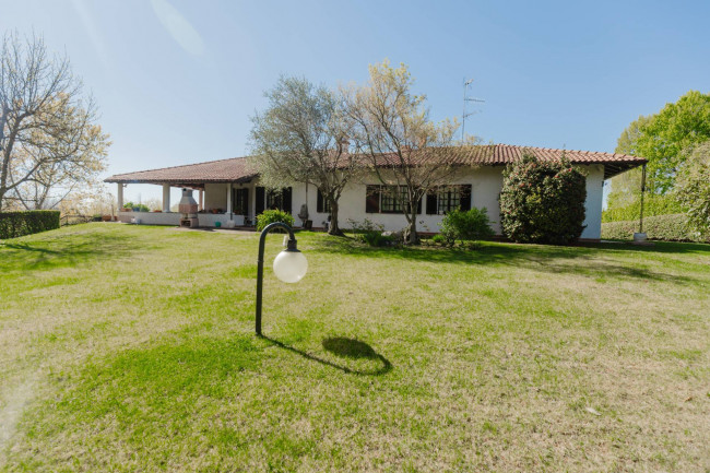 Villa in vendita a Sumirago