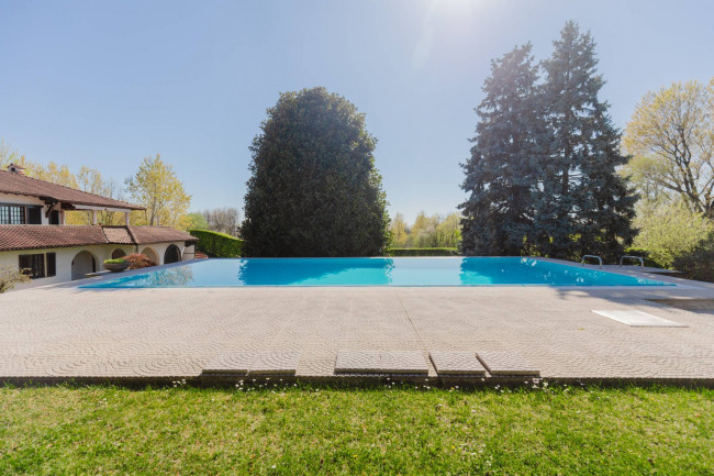 Villa in vendita a Sumirago