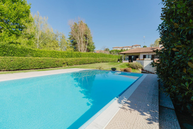 Villa in vendita a Sumirago