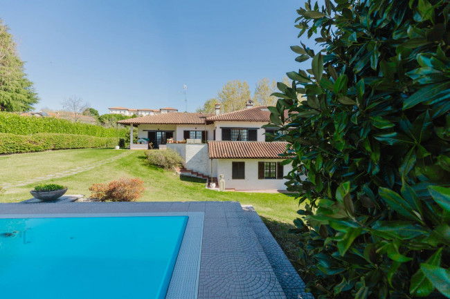 Villa in vendita a Sumirago