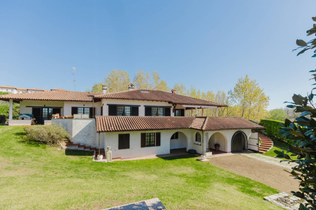 Villa in vendita a Sumirago