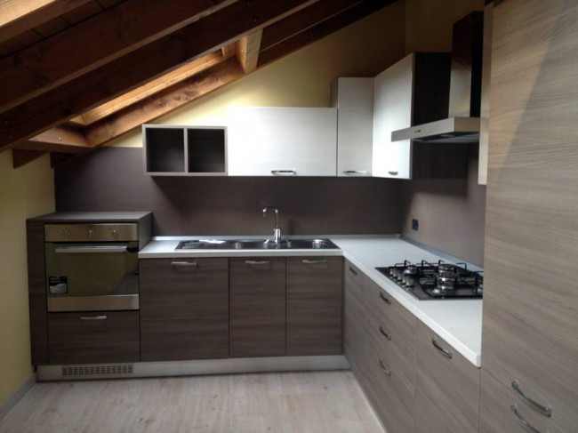 Appartamento con giardino in vendita a Varese