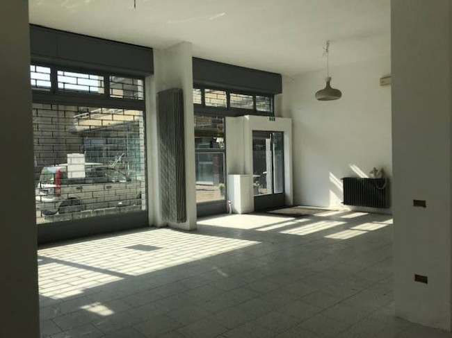 Locale commerciale in vendita a Cittiglio