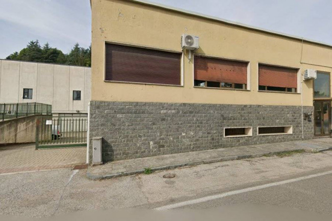 Capannone in vendita a Gazzada Schianno