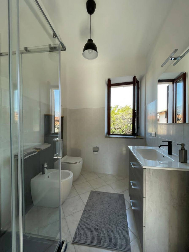 Porzione di Casa Singola in vendita a Cocquio-Trevisago
