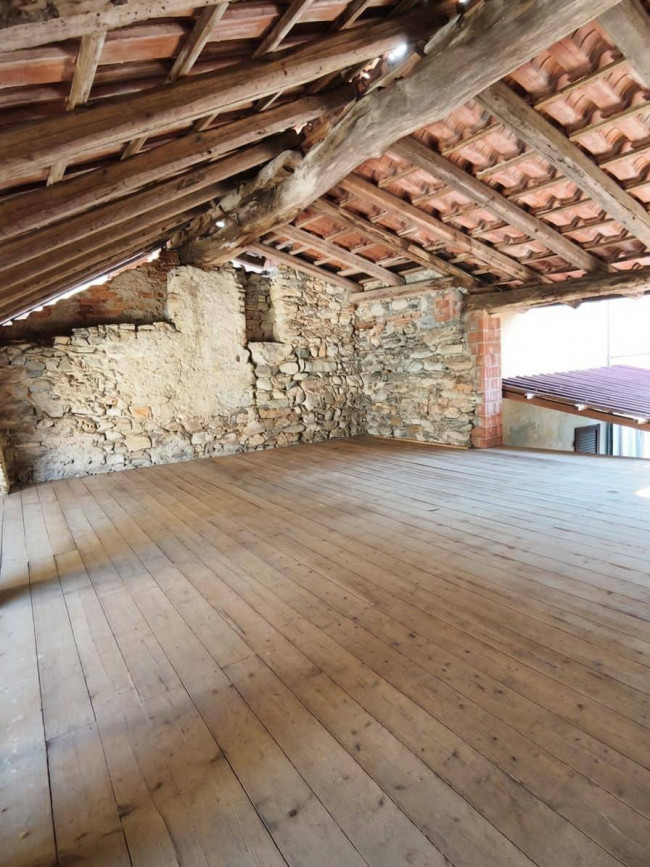 Porzione di Casa Singola in vendita a Cocquio-Trevisago