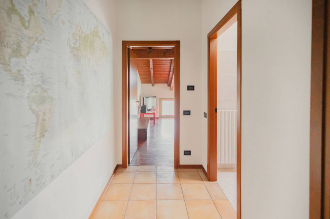 Appartamento in vendita a Luvinate