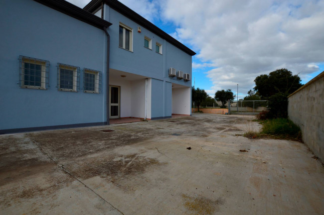 Capannone in vendita a Dolianova