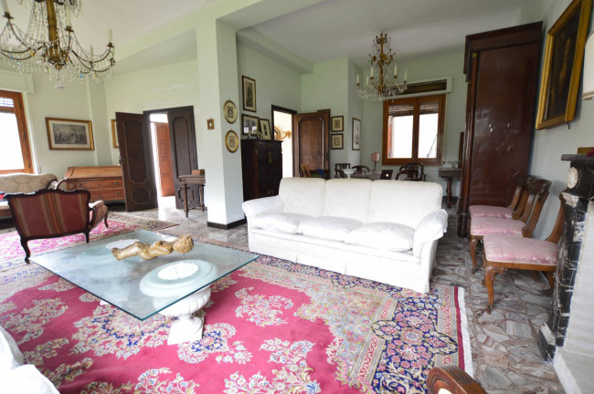 Villa in vendita a Ales