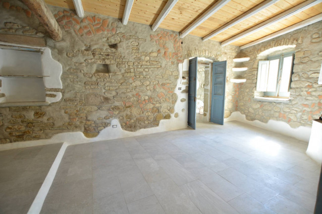 Casa singola in vendita a Albagiara