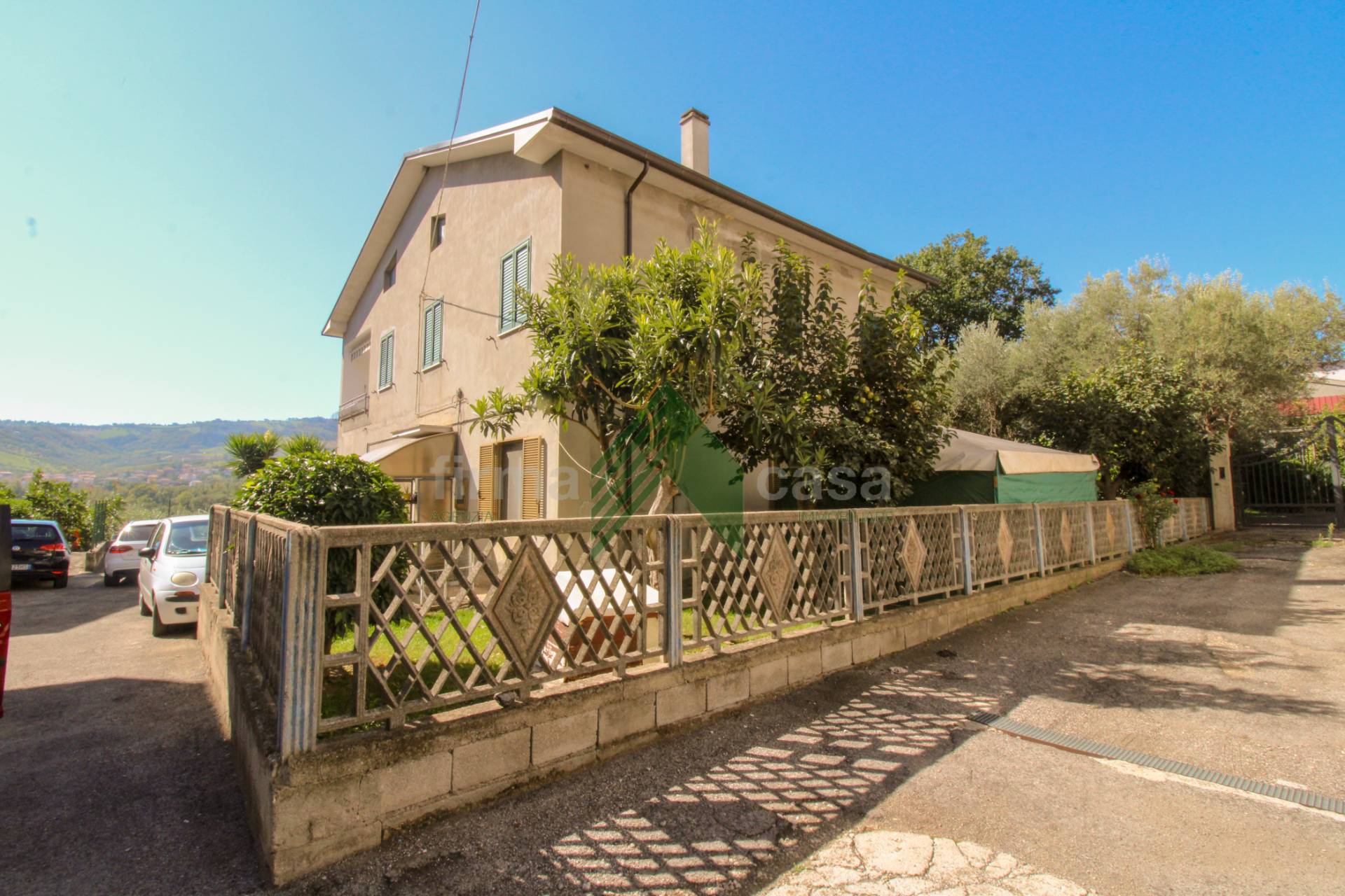 Casa indipendente in vendita a Bellante (TE)