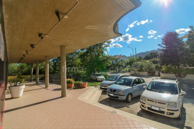 Fondo commerciale in vendita a Campovalano, Campli (TE)