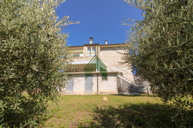 Casa indipendente in vendita a Bellante (TE)