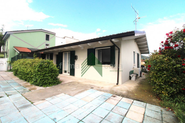 Casa singola in vendita a Montorio al Vomano