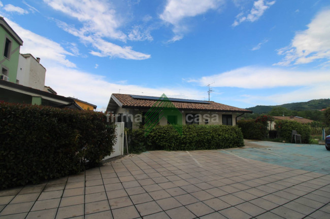 Casa singola in vendita a Montorio al Vomano